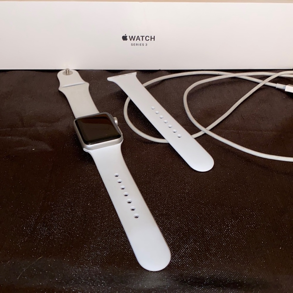 USED White Bands and Silver Device Apple Watch Series 3 38mm